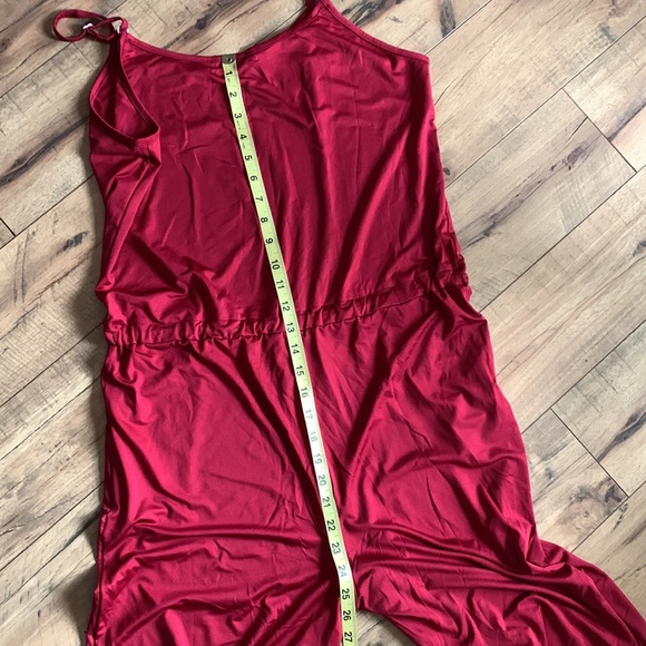 Red tank jumpsuit NWOT fits like a large/XL - Picture 15 of 15